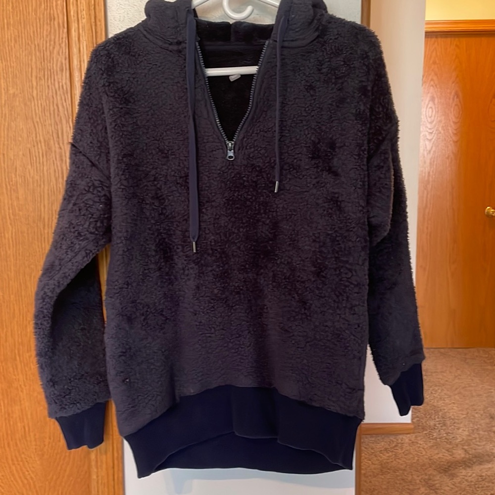Cozy 1/4 zip like new hoodie
